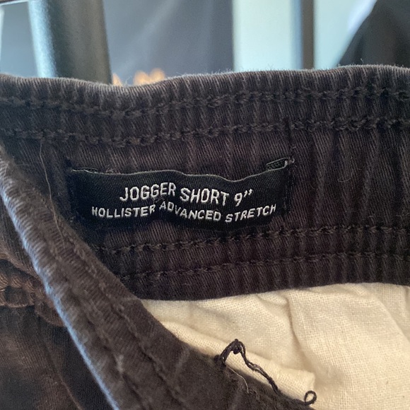 Black Hollister 9” Jogger Shorts - Picture 4 of 4